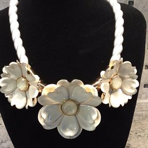 Kate Spade New York Bright Blossom Flower necklace